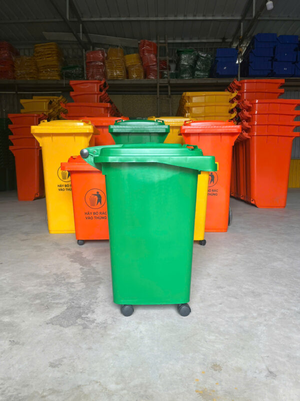 Thùng rác nhựa 60L màu xanh