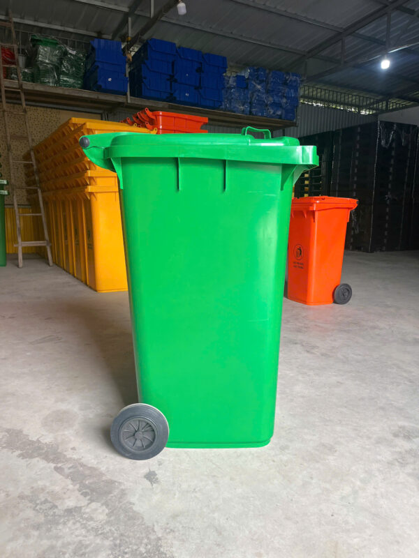 Thùng rác nhựa 240L màu xanh