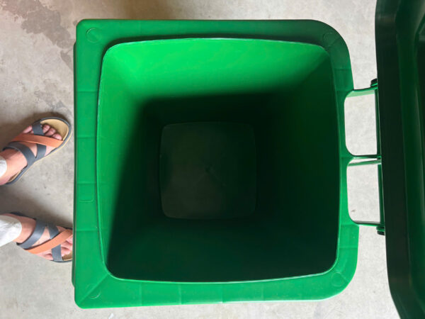 Thùng rác nhựa 60L dậm chân
