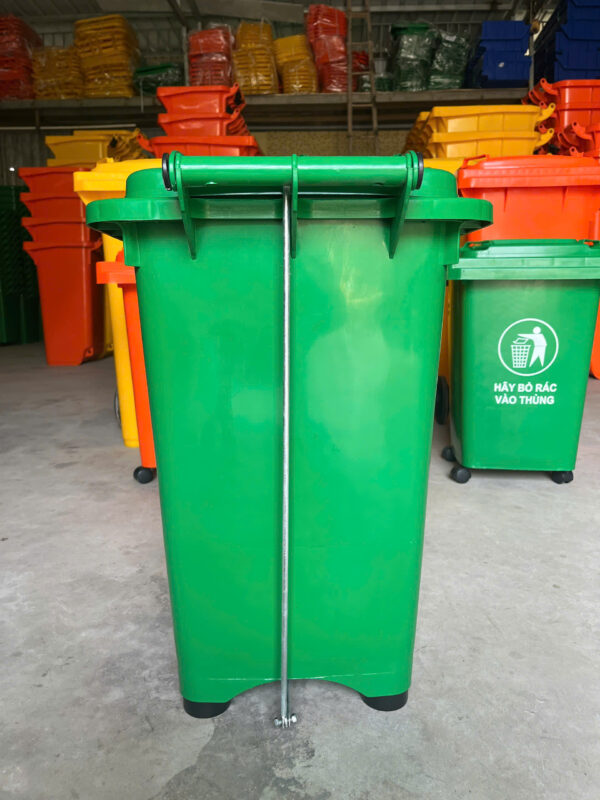 Thùng rác nhựa 60L dậm chân
