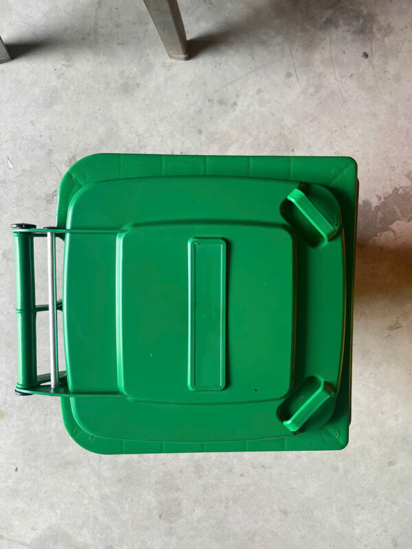 Thùng rác nhựa 60L dậm chân