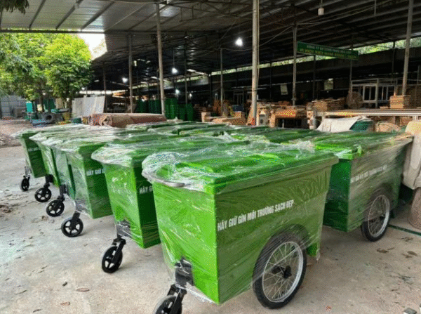 Thùng Composite 660 lít ba bánh bền đẹp