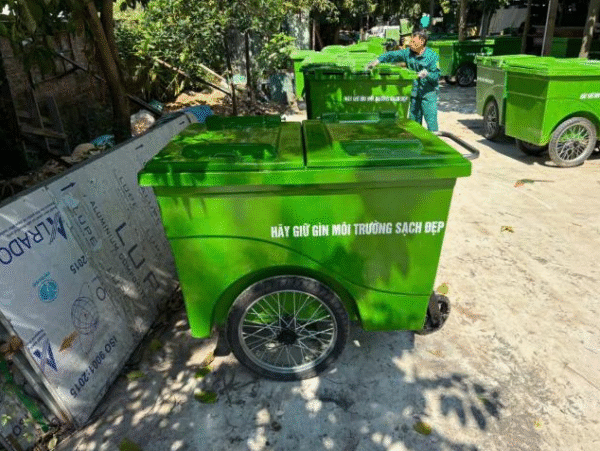 Thùng Composite 660 lít ba bánh bền đẹp