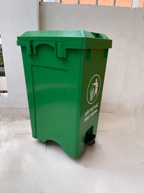 Thùng rác 40L dậm chân có bánh xe